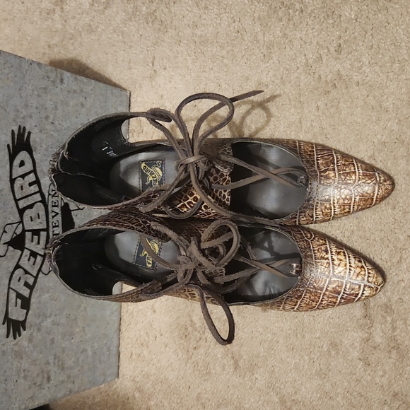 Shoes - Picture 7 of 7